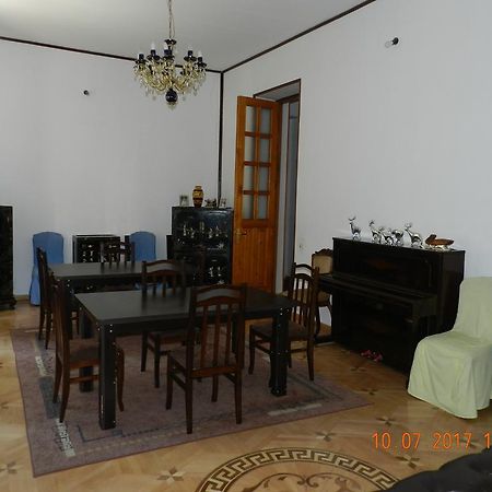 Room 404 Guest House Tbiliszi Kültér fotó
