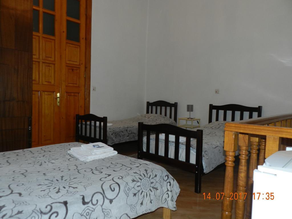 Room 404 Guest House Tbiliszi Kültér fotó